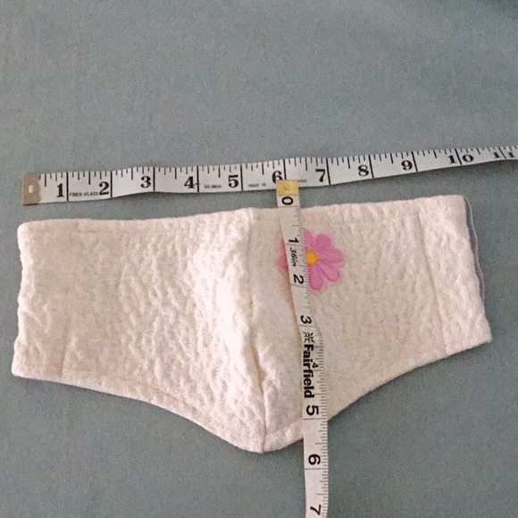 Cream Soft Face Mask W/ Flower & Elastic 2 layer - Picture 6 of 9